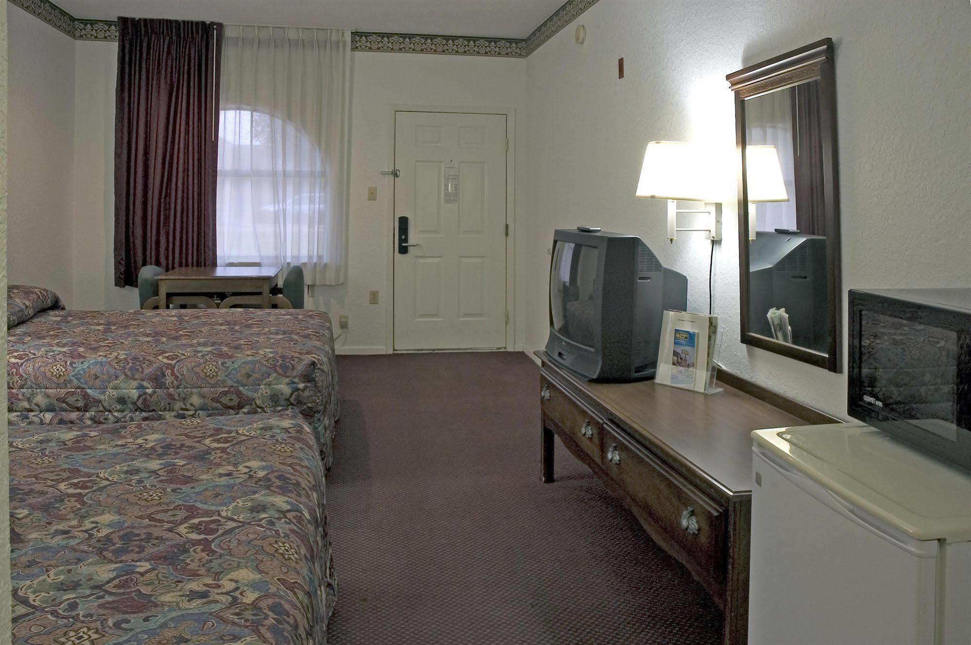 Budget Host Hempstead Inn Brookhollow/Energy Corridor Х'юстон Екстер'єр фото