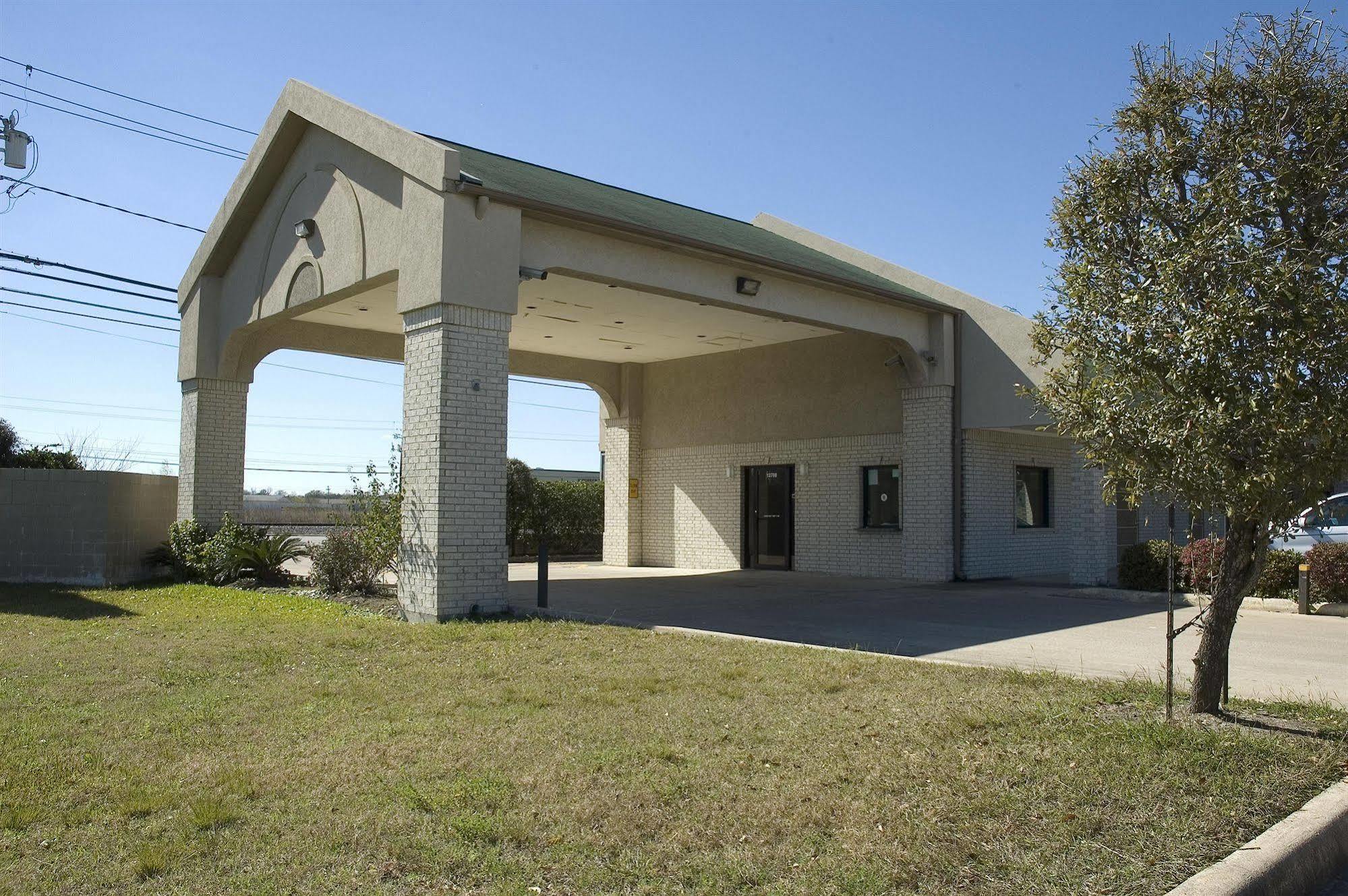 Budget Host Hempstead Inn Brookhollow/Energy Corridor Х'юстон Екстер'єр фото